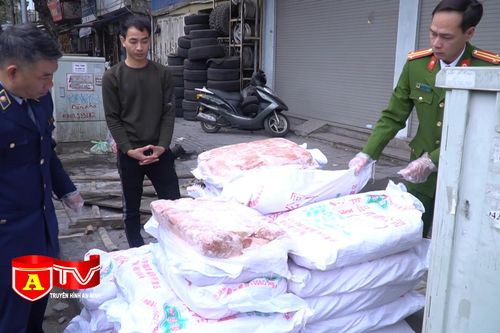 Phát hiện thu giữ gần 1 tấn nầm lợn 'bẩn'