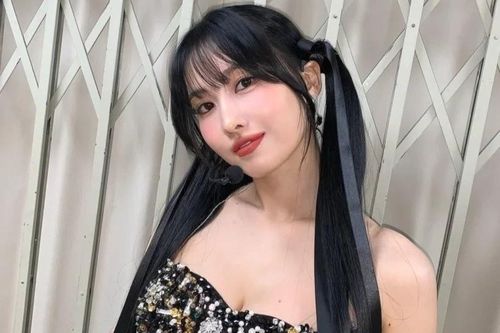 Momo (TWICE) diện áo ống quyến rũ