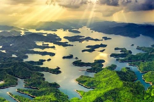 Ẩn họa trên hồ Tà Đùng