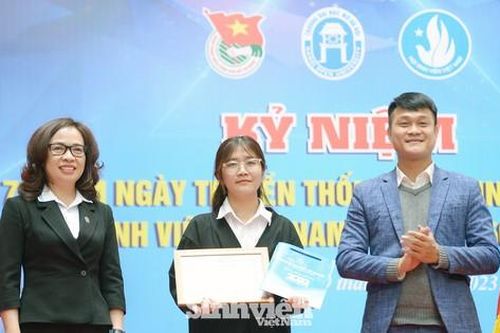 Vinh danh 290 sinh viên đạt danh hiệu 'Sinh viên 5 tốt' trường ĐH Mở Hà Nội
