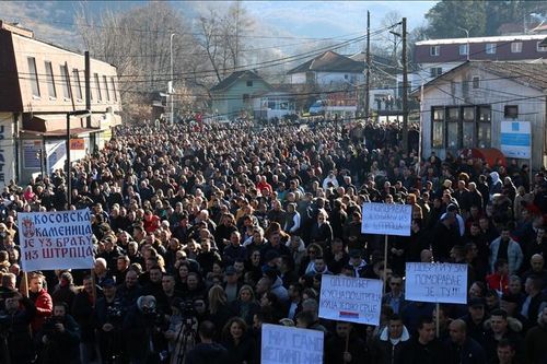 Hàng ngàn người Serb ở Kosovo biểu tình về vấn đề an ninh