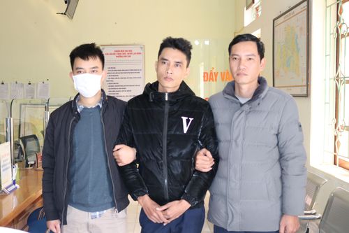 Bắt giữ một cán bộ Trung tâm Quản lý đất tại Điện Biên