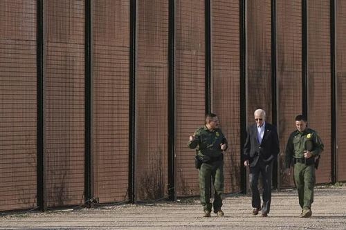 Thấy gì từ chuyến thăm biên giới của Tổng thống Biden trước thềm thượng đỉnh Mexico?