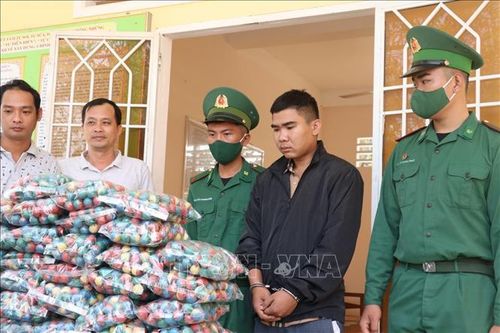 Liên tiếp phát hiện nhiều vụ vận chuyển pháo lậu qua biên giới