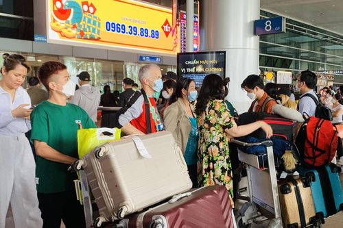 TP Hồ Chí Minh: Nhộn nhịp Việt kiều về quê đón Tết Nguyên đán 2023
