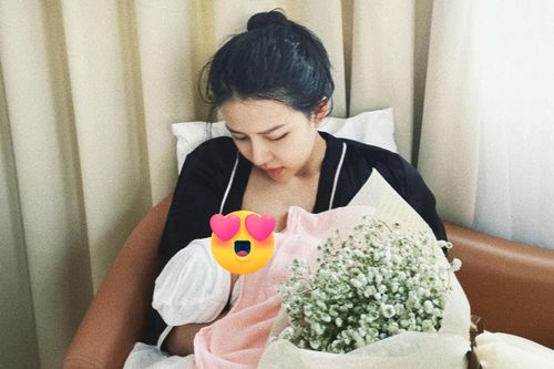 Bà xã Phan Mạnh Quỳnh kể về 'sự cố' khi sinh, hé lộ những hình ảnh đầu tiên của nhóc tỳ