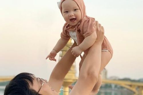 Không tinh trùng vẫn có con nhờ mổ vi phẫu