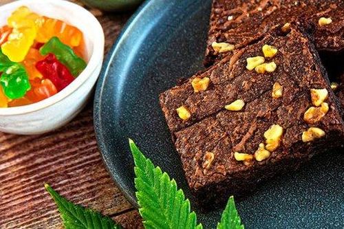 Cảnh báo: Nghiên cứu mới cho thấy trẻ em ở Mỹ tiêu thụ cần sa với tốc độ 'chóng mặt'