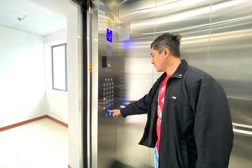 Chung cư xã hội P.H: Sự cố thang máy cần sớm được khắc phục