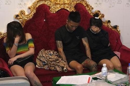 22 thanh niên tụ tập 'bay lắc' trong karaoke Vệ Hào