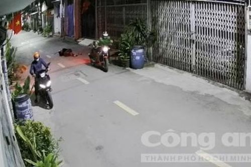 Tất niên nhậu xỉn ngủ ngoài đường, nam công nhân bị mất xe máy