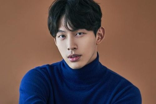 Choi Jung Won bị kiện vì ngoại tình với phụ nữ có gia đình