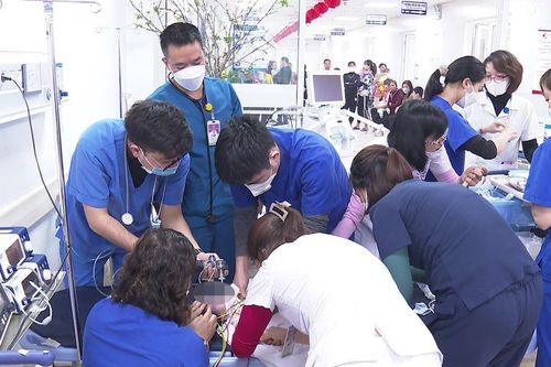 45 phút nỗ lực cứu sống trẻ 2 tháng tuổi ngừng tuần hoàn