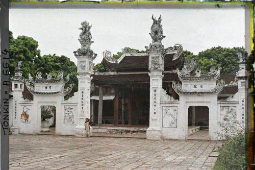 Ảnh màu cực hiếm về đình làng Ngọc Hà Hà Nội đầu thế kỷ 20
