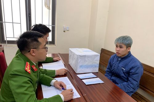 Bắt đối tượng ở Sơn La mua pháo hoa nổ về bán kiếm lời