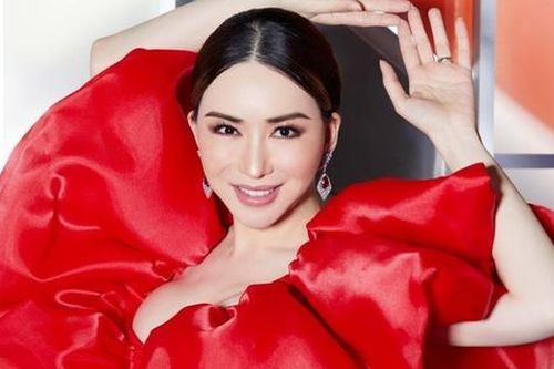 Chủ mới Hoa hậu Hoàn vũ gây tranh cãi khi khuyên thí sinh lấy đại gia