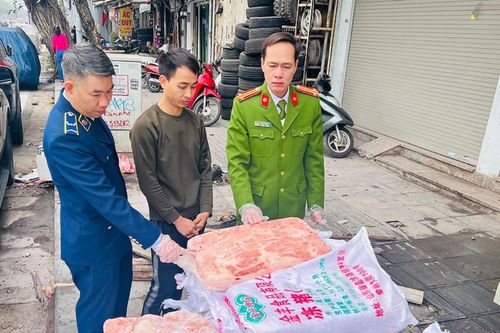 Liên tiếp phát hiện, thu giữ lượng lớn thực phẩm không rõ nguồn gốc
