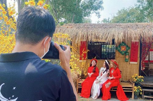 Nhiều dịch vụ 'ăn theo' mùa Tết