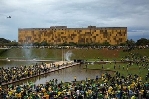 Cựu Tổng thống Brazil nhập viện tại Mỹ