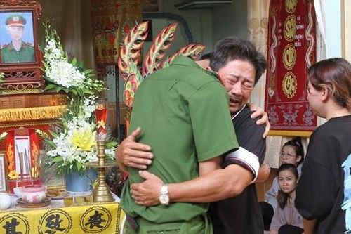 Tiễn biệt những người lính cứu hỏa hy sinh trên đường làm nhiệm vụ
