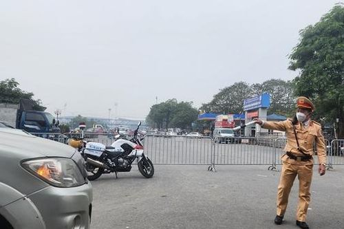 Phong tỏa, khám xét Trung tâm đăng kiểm ở Mỹ Đình