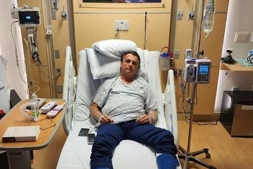 Cựu Tổng thống Brazil Jair Bolsonaro nhập viện ở Mỹ