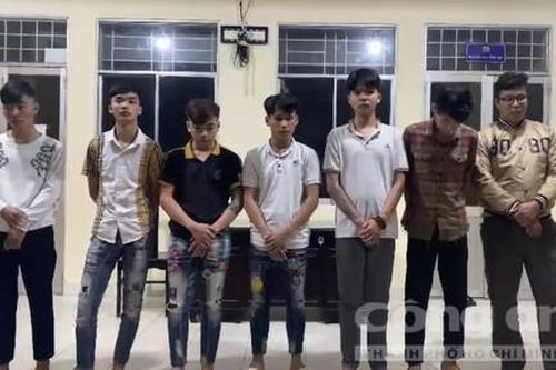 Mâu thuẫn từ tiếng nẹt pô xe, phục trước quán bar để truy sát đối thủ