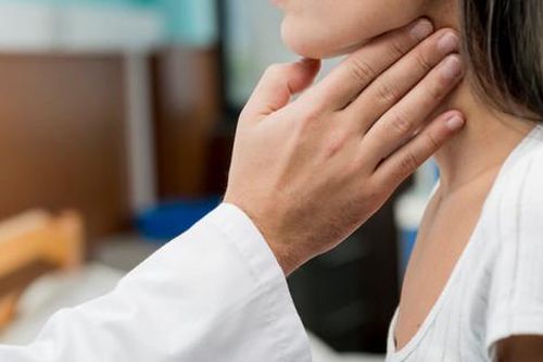 Ăn nhiều mà gầy đi? Đừng mừng quá sớm, có thể là cường giáp, 3 dấu hiệu cần biết trước