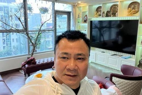 Nghệ sĩ Tự Long hé lộ thêm không gian sống, đã thấy Tết về nhà!