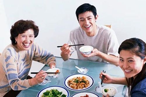 Mẹ chồng tai quái bỗng thương con dâu nhờ một động thái của con trai