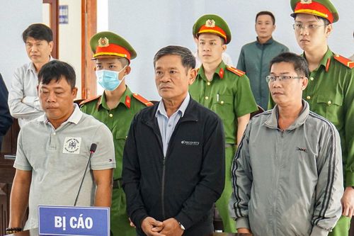 Tuyên án vụ 3 thanh tra giao thông dừng xe trên cầu gây chết người