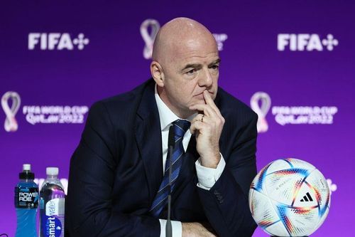 Chủ tịch FIFA bị thẩm vấn