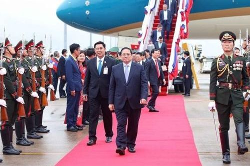 Thủ tướng Phạm Minh Chính tới Vientiane, bắt đầu thăm chính thức nước CHDCND Lào