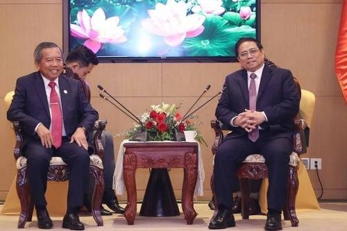 Vun đắp mối quan hệ đoàn kết, hữu nghị Lào-Việt Nam mãi mãi xanh tươi, đời đời bền vững