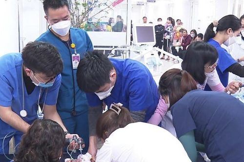 Cấp cứu trẻ 2 tháng tuổi ngừng tuần hoàn