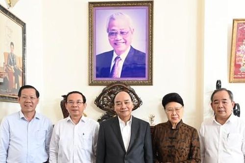 Chủ tịch nước thăm, chúc Tết nguyên lãnh đạo Đảng, Nhà nước tại TPHCM