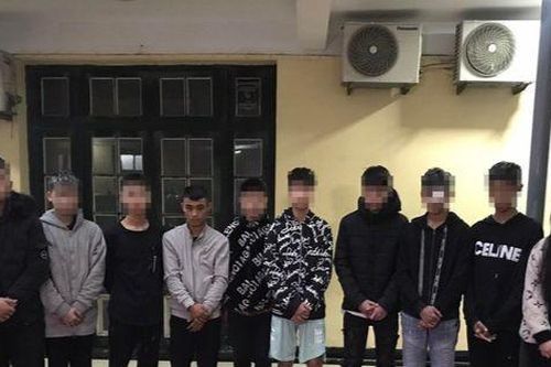 Bắt nhóm đạo chích nhí 'vặt' loạt gương ô tô ở Hà Nội