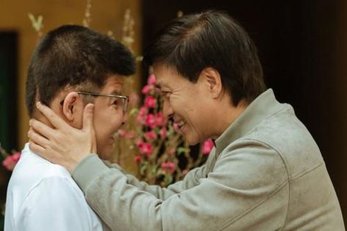 Hình ảnh diễn viên Quốc Tuấn và bé Bôm ở tuổi 20