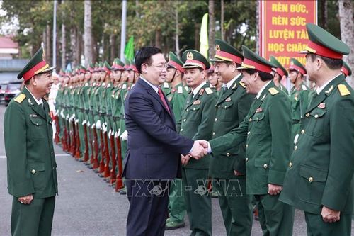 Chủ tịch Quốc hội chúc Tết cán bộ, chiến sỹ Bộ Chỉ huy Quân sự tỉnh An Giang