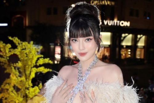Cao Thái Hà xuất hiện lộng lẫy với thần thái ngút ngàn, ngày càng khẳng định tên tuổi