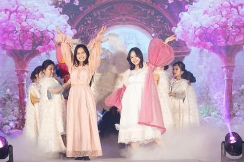 Thời trang 'bắt tay' cùng vũ kịch trong show diễn cho trẻ nhỏ