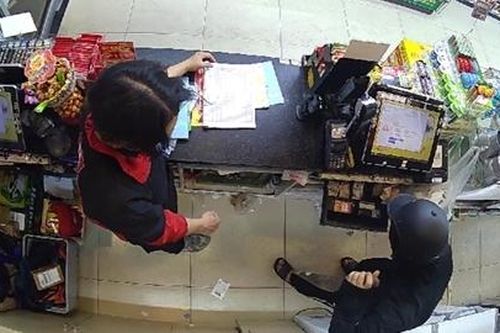 Đối tượng manh động cướp 4 cửa hàng tiện lợi trong một đêm