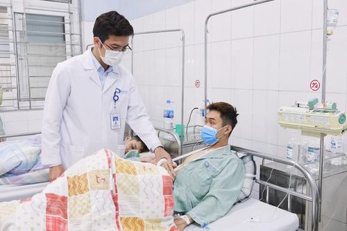 Giữ lại cánh tay bị bánh xe cán qua cho chàng trai 19 tuổi