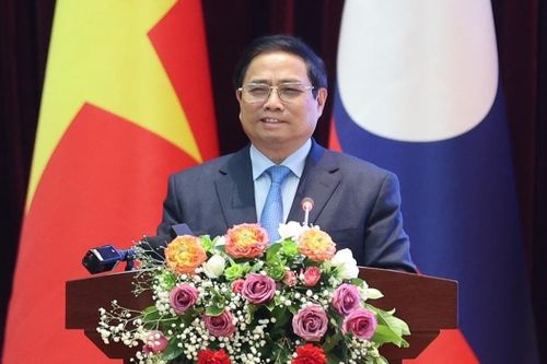 Thủ tướng nêu 2 sứ mệnh của doanh nghiệp Việt ở Lào