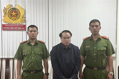 Cục trưởng Cục Đăng kiểm buông lỏng quản lý để nhận hối lộ