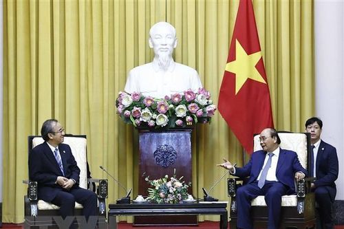 Chủ tịch nước Nguyễn Xuân Phúc tiếp Thống đốc tỉnh Niigata của Nhật