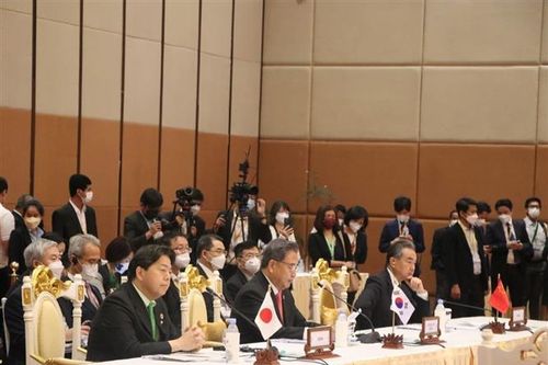 Hàn Quốc tìm cách thúc đẩy quan hệ ba bên với Nhật Bản và Trung Quốc