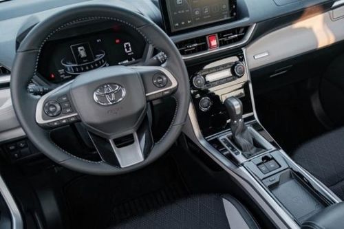 Vì sao hơn 300 chiếc xe Toyota Veloz bị triệu hồi tại Việt Nam?