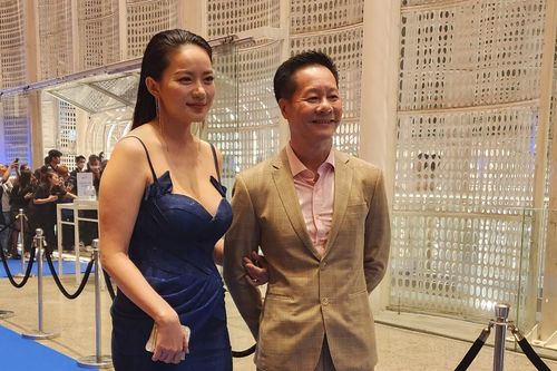 Phan Như Thảo diện đầm hai dây bên chồng, vợ chồng Lý Hải 'tình bể bình' tại 'Ngôi sao của năm 2022'