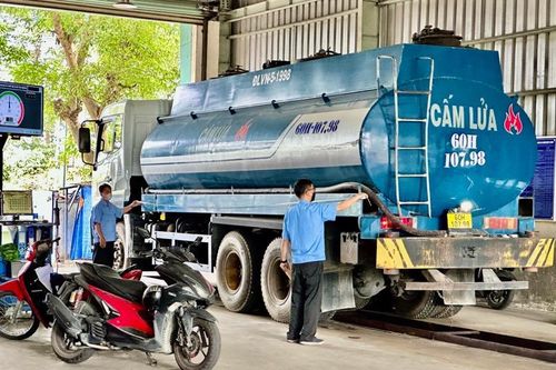 Đăng ký đăng kiểm xe bằng ứng dụng trực tuyến, vẫn phải chờ 4-5 ngày do các trung tâm đăng kiểm đều quá tải